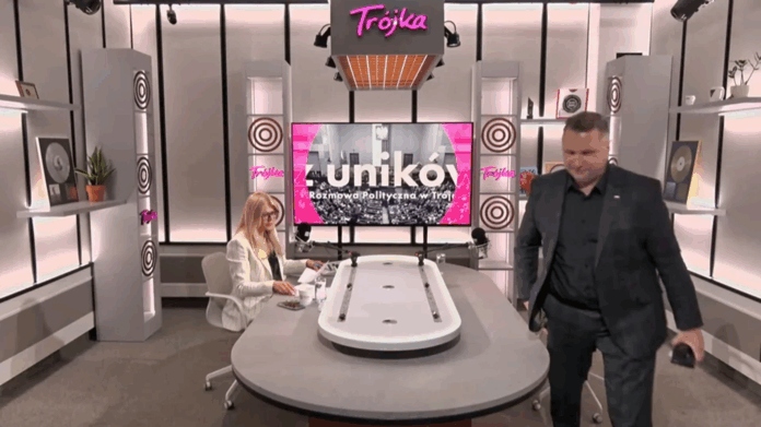 awantura-na-antenie-„trojki”.-czarnek-nie-wytrzymal-napiecia-i-wyszedl-wychodzi-ze-studia