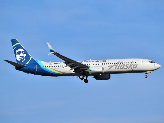 alaska-airlines-hawaii-bound-flight-makes-u-turn-to-seattle