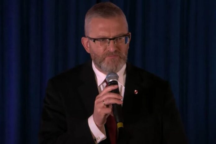 korona-i-pis-zawarli-tajne-porozumienie?-grzegorz-braun-komentuje-spekulacje korona-i-pis-zawarli-tajne-porozumienie?-grzegorz-braun-komentuje-spekulacje