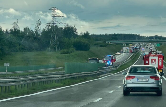 tragiczny-karambol-na-s7.-nie-zyje-42-letnia-kobieta