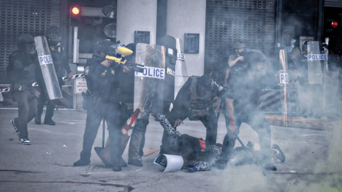 trump-wysyla-gwardie-narodowa-do-stlumienia-protestow-w-los-angeles