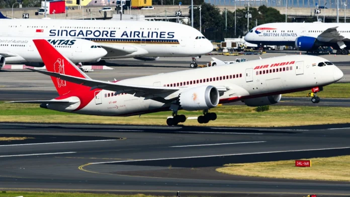 singapore-airlines-offering-jobs-to-over-100-air-india-pilots,-but-here’s-a-catch