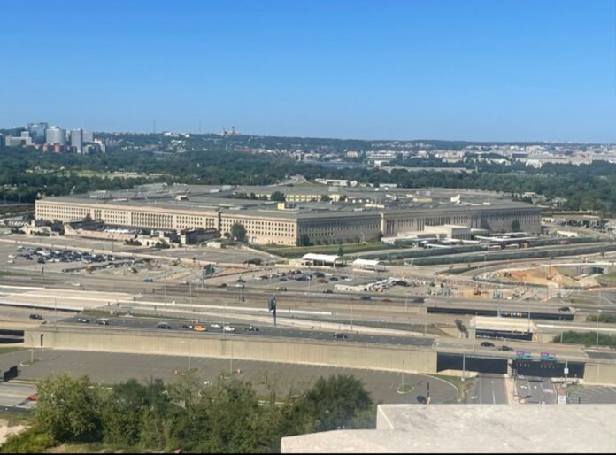 nbc:-pentagon-nie-moze-znalezc-nastepcow-dla-zwolnionych-doradcow-hegseth