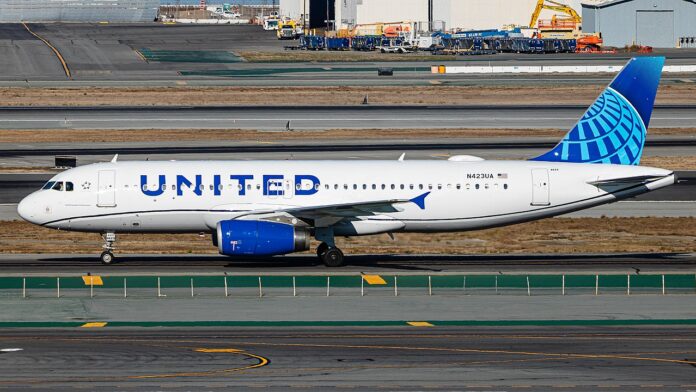 united-airlines-faces-lawsuit-after-wrongful-removal-of-asian-passenger