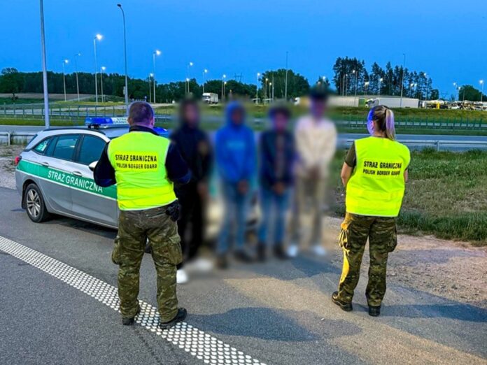 rzad-tuska-rusza-z-nowa-kampania.-jasny-sygnal-i-surowe-kary-dla-migrantow rzad-tuska-rusza-z-nowa-kampania.-jasny-sygnal-i-surowe-kary-dla-migrantow