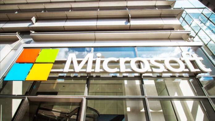 microsoft-zwalnia-9-tysiecy-osob.-wpis-dyrektora-wywolal-prawdziwa-burze