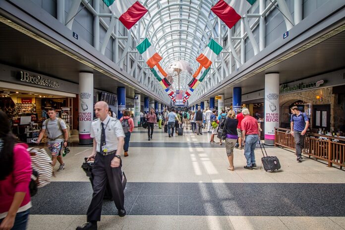 united-airlines-employee-arrested-in-sting-at-chicago-o’hare