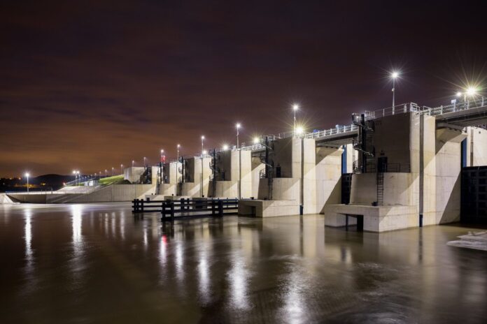 pilny-komunikat-dla-3-powiatow-na-dolnym-slasku-tama-zwieksza-zrzut-wody.