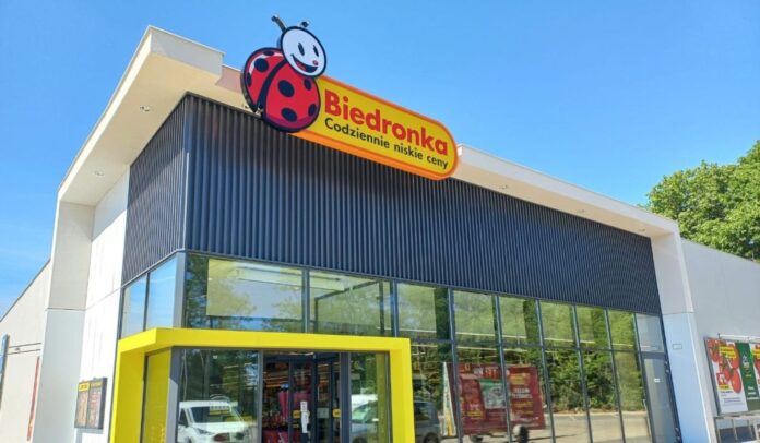 polityka-migracyjna-donalda-trumpa:-kontrowersje-i-hipokryzja