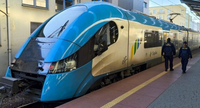 pozar-w-intercity-na-stacji-pilna-ewakuacja-70-osob-w-rawiczu,-podroz-z-opoznieniem.