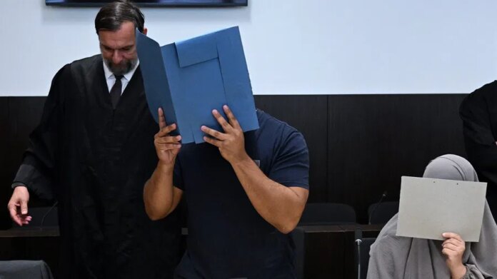 influencer-robil-zbiorki.-okazalo-sie,-ze-wydawal-je-na-luksusowe-samochody-i-zegarki