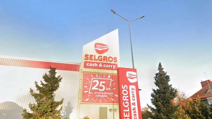 wszyscy-kierowcy-biora.-selgros-przecenil-na-9,83-zl,-najtaniej,-a-kazdy-uzywa