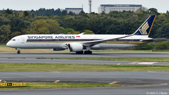 singapore-airlines-boeing-787-overshoot-runway-at-tokyo-airport singapore-airlines-boeing-787-overshoot-runway-at-tokyo-airport