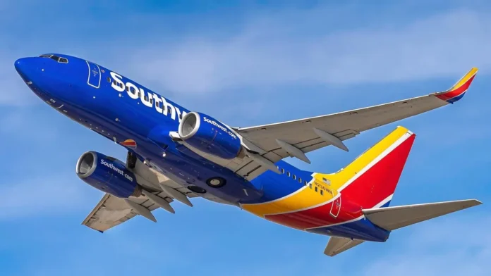 southwest-737-pilots-dive-hard-to-avoid-collision,-flight-attendants-injured southwest-737-pilots-dive-hard-to-avoid-collision,-flight-attendants-injured