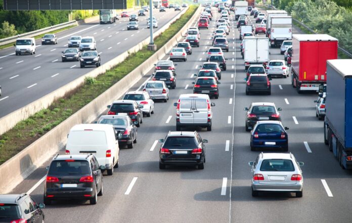 koniec-darmowych-autostrad-w-polsce!-rzad-po-cichu-przywraca-oplaty-od-2025-roku