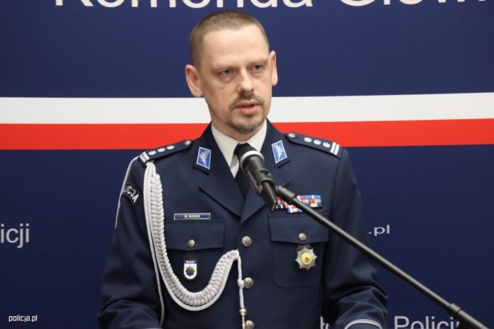 rzad-reaguje-na-zatrzymania-policjantow.-kgp-mowi-dosc:-„nie-ma-zgody”-na-takie-traktowanie!
