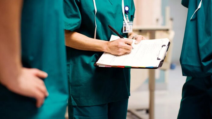 tyle-mozna-zarobic-na-praktykach-studenckich-w-szpitalu.-zlapiecie-sie-za-glowe