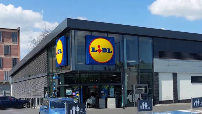 oddal-caly-bagaznik-butelek-do-butelkomatu-lidl.-tyle-zarobil