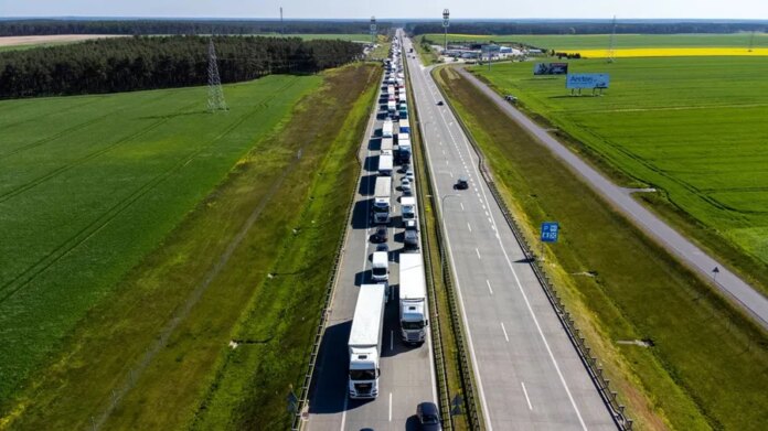 kierowcy-znow-zaplaca-wiecej.-kolejna-podwyzka-oplat-na-a2