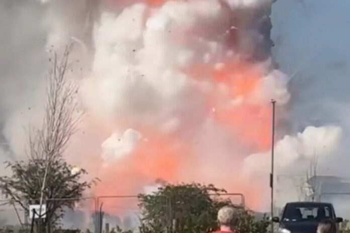 pozar-elektrosmieci-w-bogumilowie pozar-elektrosmieci-w-bogumilowie