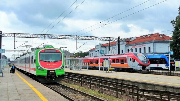w-weekend-na-tej-trasie-kursuja-tylko-2-pociagi-dziennie.-skargi-pasazerow-nic-nie-daja