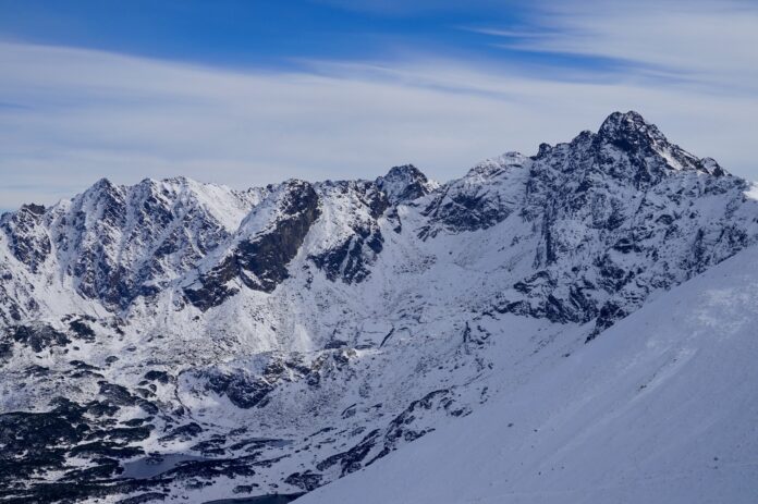 tragedia-w-alpach:-polski-alpinista-zginal-w-szczelinie-lodowca