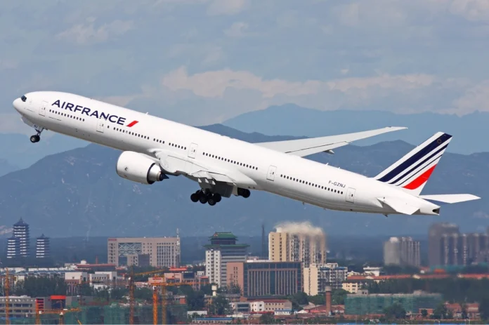 air-france-777-pilots-makes-emergency-landing-at-new-york-jfk
