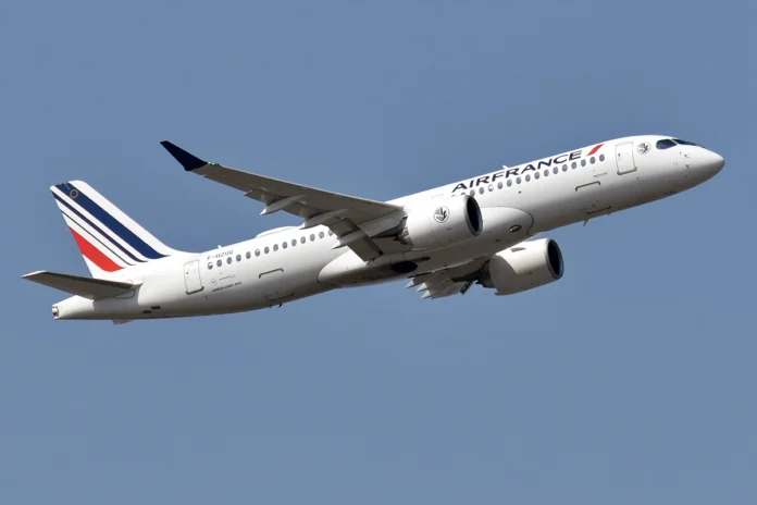 air-france-takes-delivery-of-new-a220-with-first-saf-certification-in-the-world