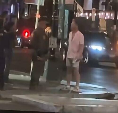 d.c-grand-jury-refuses-to-indict-sandwich-throwing-former-justice-employee d.c-grand-jury-refuses-to-indict-sandwich-throwing-former-justice-employee