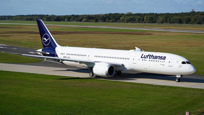 lufthansa-receives-first-787-9-with-unusable-allegris-cabins lufthansa-receives-first-787-9-with-unusable-allegris-cabins