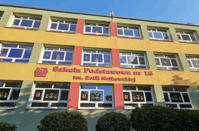 1-wrzesnia-uderzy-w-polska-szkole.-„pani-od-norm”-to-krzyk-setek-tysiecy-rodzicow! 1-wrzesnia-uderzy-w-polska-szkole.-„pani-od-norm”-to-krzyk-setek-tysiecy-rodzicow!