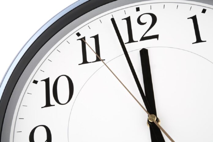 26-pazdziernika-polacy-cofna-zegarki-eksperci-bija-na-alarm:-to-pulapka-dla-zdrowia.