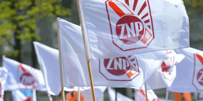 pilne-dla-nauczycieli.-rzad-tuska-obiecuje-rewolucje-plac,-ale-znp-ma-inne-plany-na-2026!