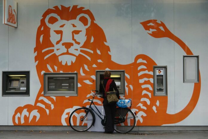 banki-ue-pilnie-ostrzegaja.-schowaj-gotowke-w-domu:-grozi-nam-cyfrowy-paraliz!