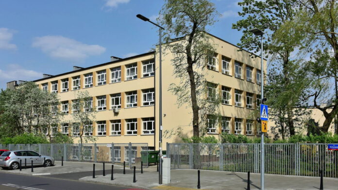 szkola-wprowadzila-zielone-i-zolte-kartki.-uczniowie-maja-byc-tak-oceniani