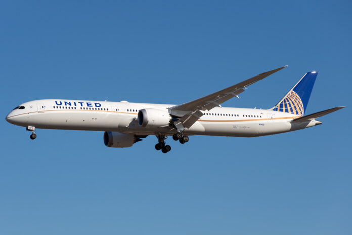 united-airlines-787-captain-retires-at-los-angeles-after-27-years