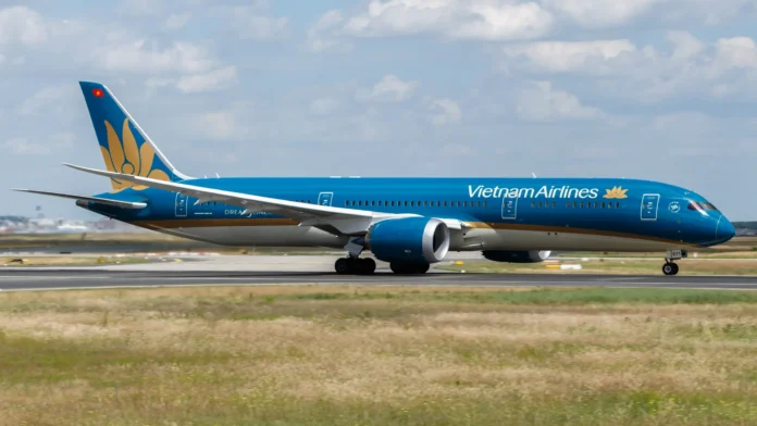 vietnam-airlines-flight-with-787-makes-emergency-landing-in-istanbul vietnam-airlines-flight-with-787-makes-emergency-landing-in-istanbul