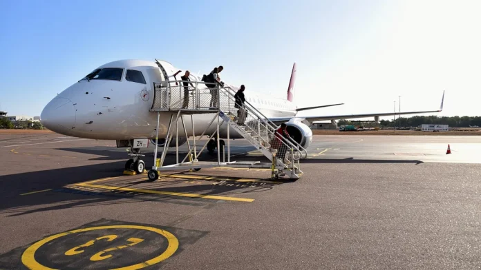 qantas-darwin-to-cairns-flight-drops-20,000-feet-after-emergency-alert qantas-darwin-to-cairns-flight-drops-20,000-feet-after-emergency-alert