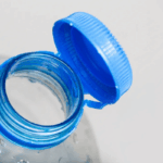 zapomnij-o-kaucji?-miliony-polakow-traca-setki-zlotych-rocznie-na-rzecz-gigantow!